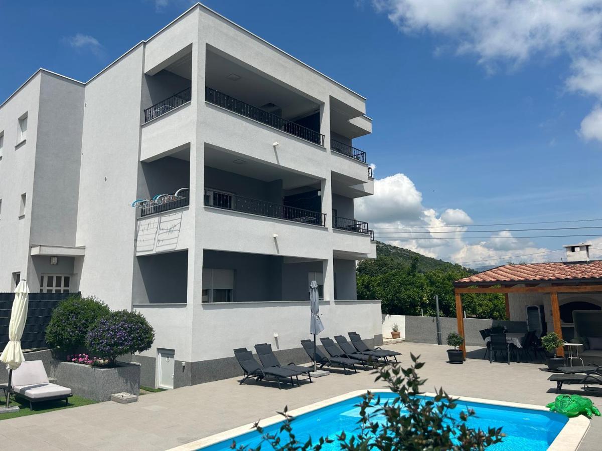 Villa Apartment Aa 2 Trogir Exterior photo