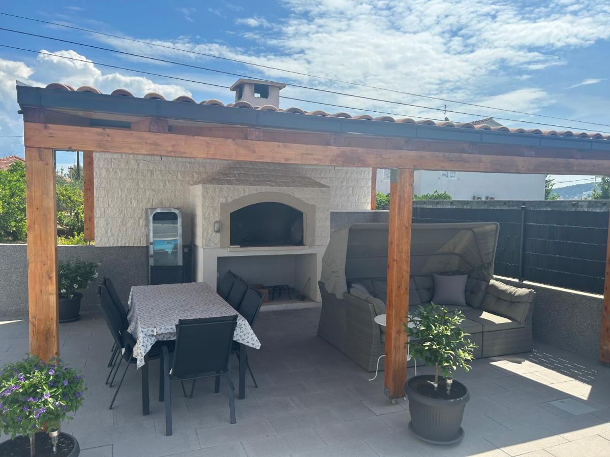Villa Apartment Aa 2 Trogir Exterior photo