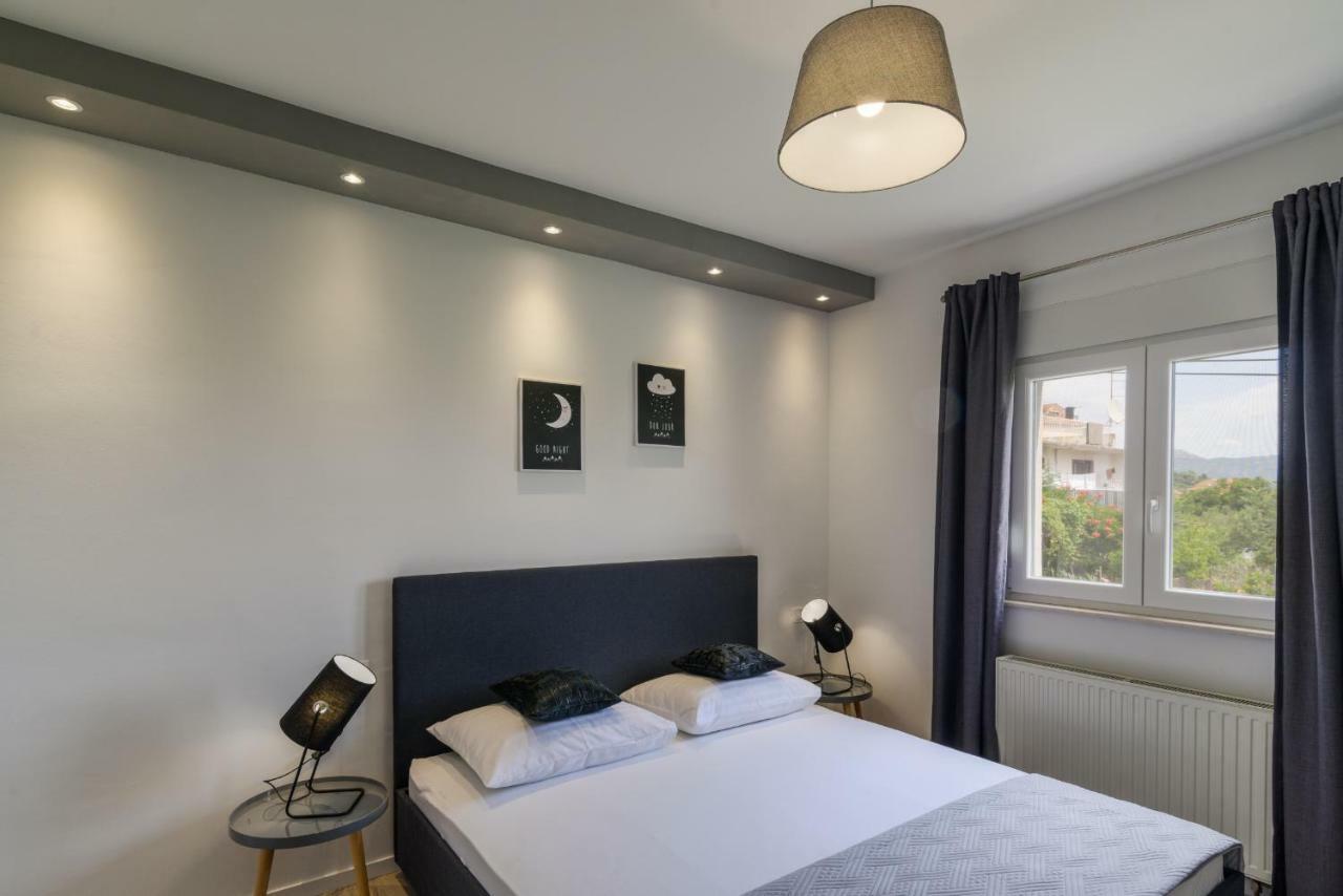 Villa Apartment Aa 2 Trogir Exterior photo